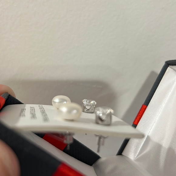 Pearl and Sapphire SS Pierced Stud Duo BNIB - Picture 3 of 14